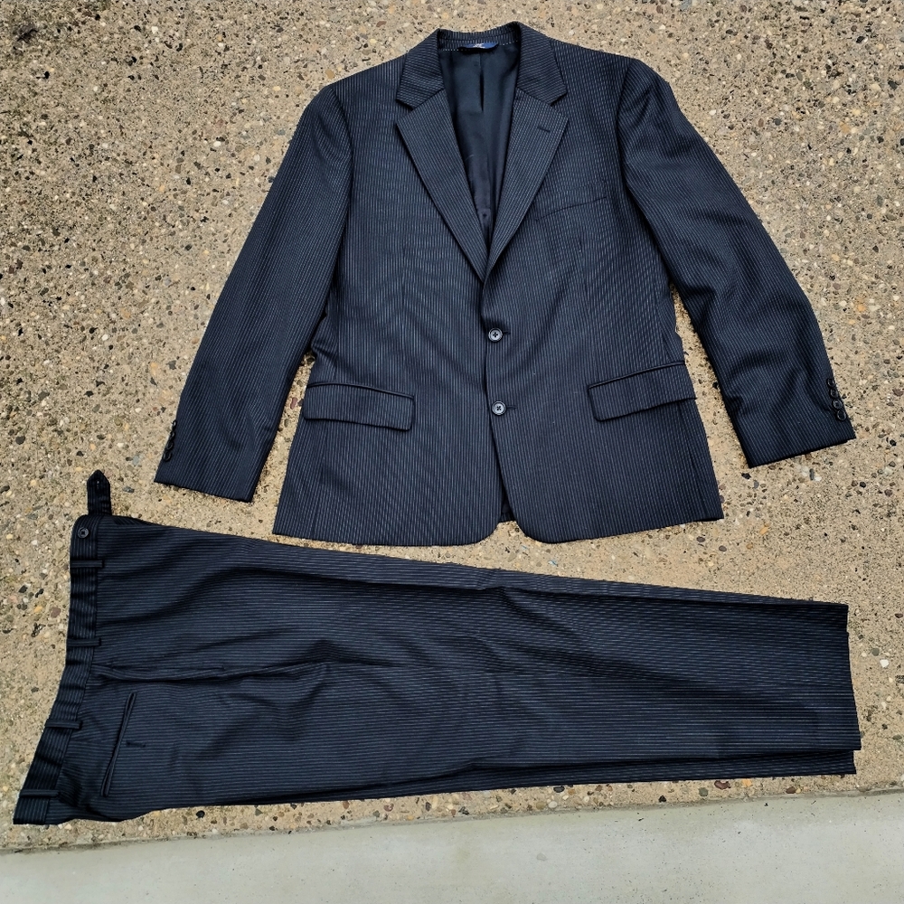 Brooks Brothers black  Pinstripe Suit size 44L Wool Suit